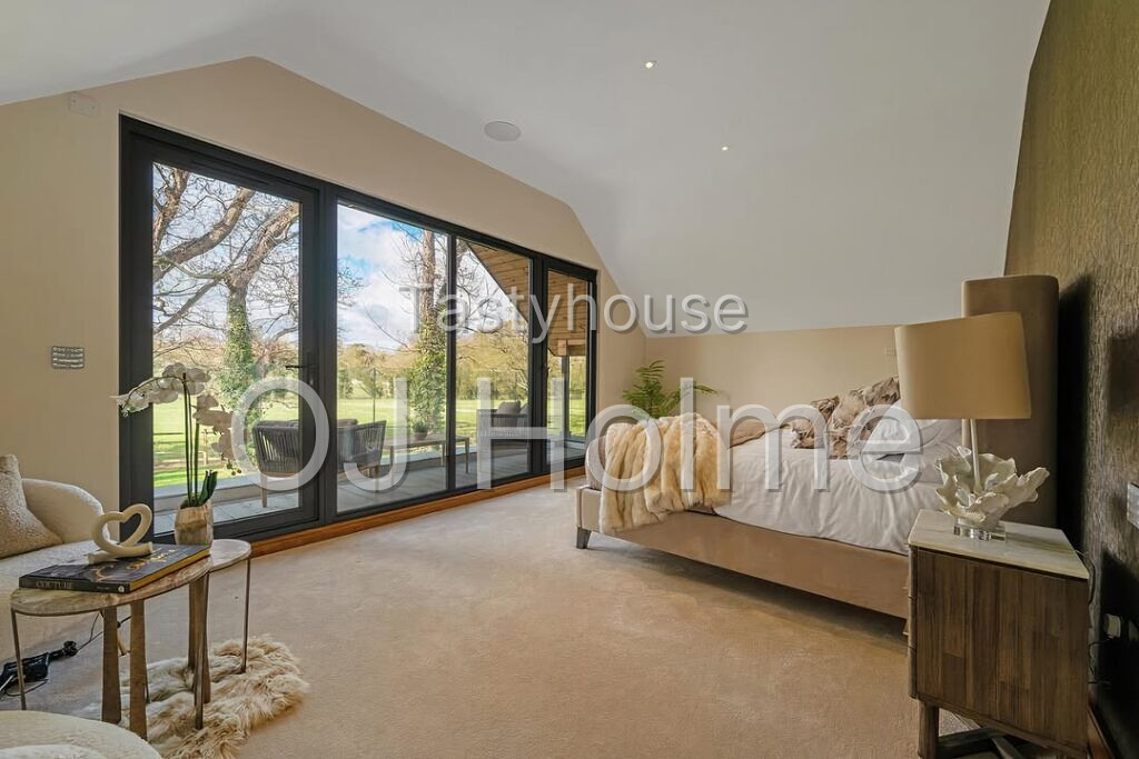 Luxurious 6-Bedroom Villa with Indoor & Outdoor Swimming Pools