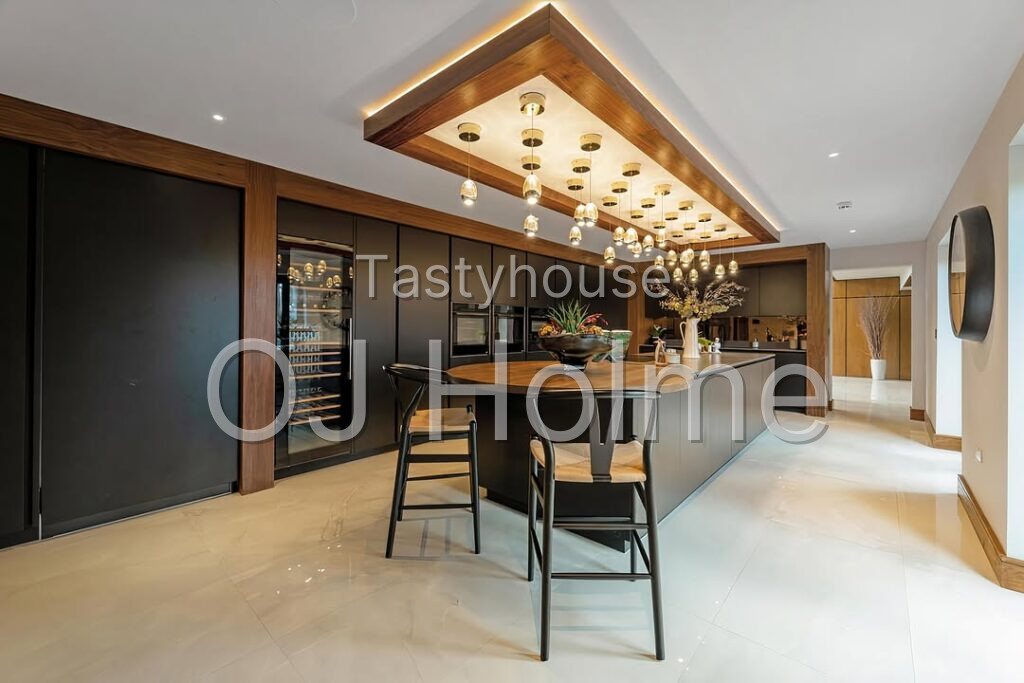 Luxurious 6-Bedroom Villa with Indoor & Outdoor Swimming Pools
