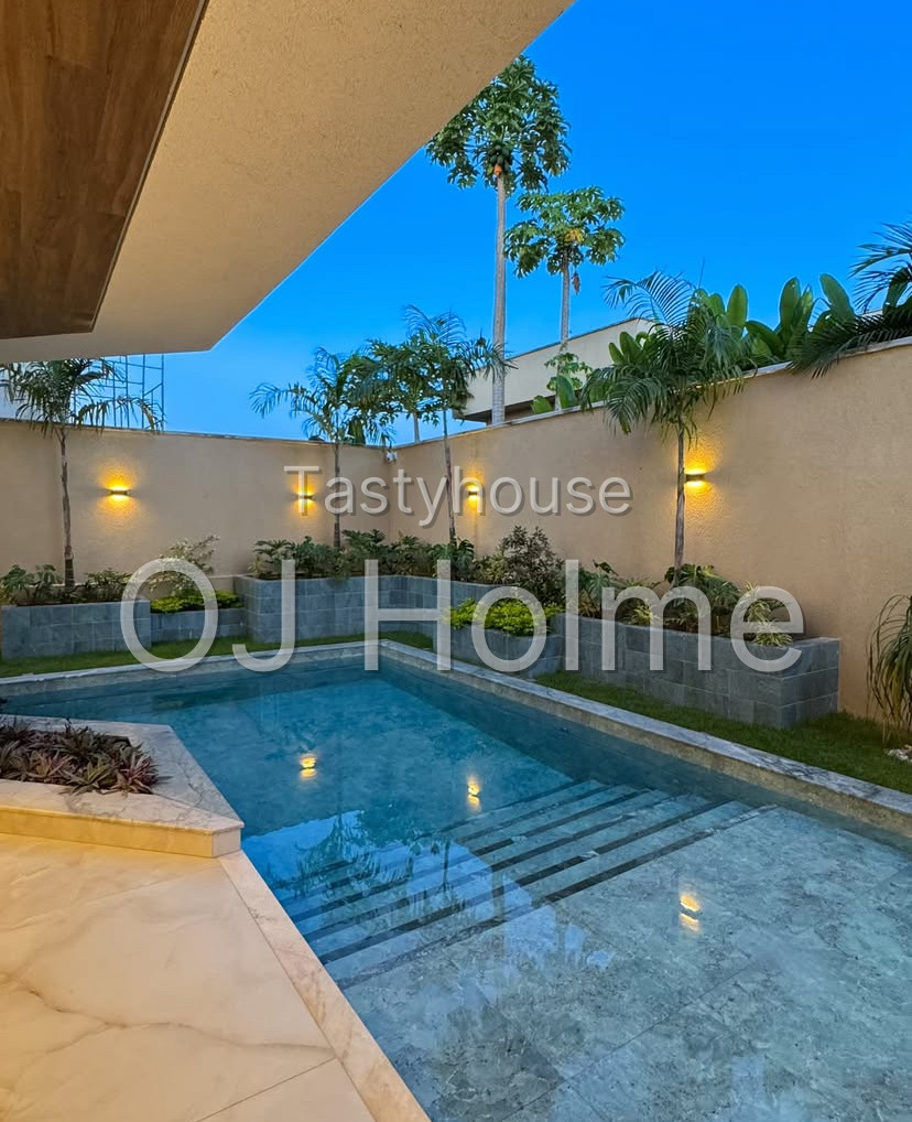 5 Bedroom Duplex
