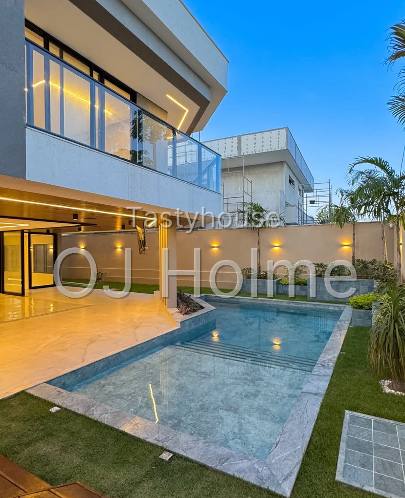 Luxurious 6-Bedroom Villa with Indoor & Outdoor Swimming Pools