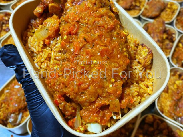 750 ml Smokey jollof rice with plantain and protein