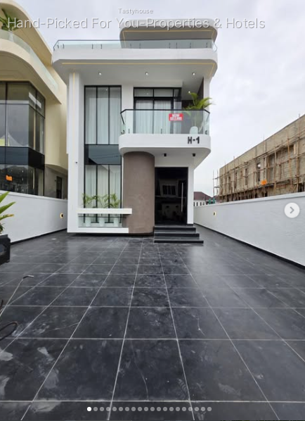 Luxury Property with 1 Bedroom BQ