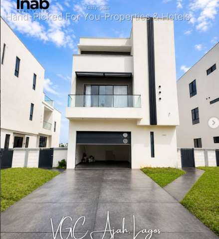 5-Bedroom Fully Detached Duplex with BQ – VGC, Lekki