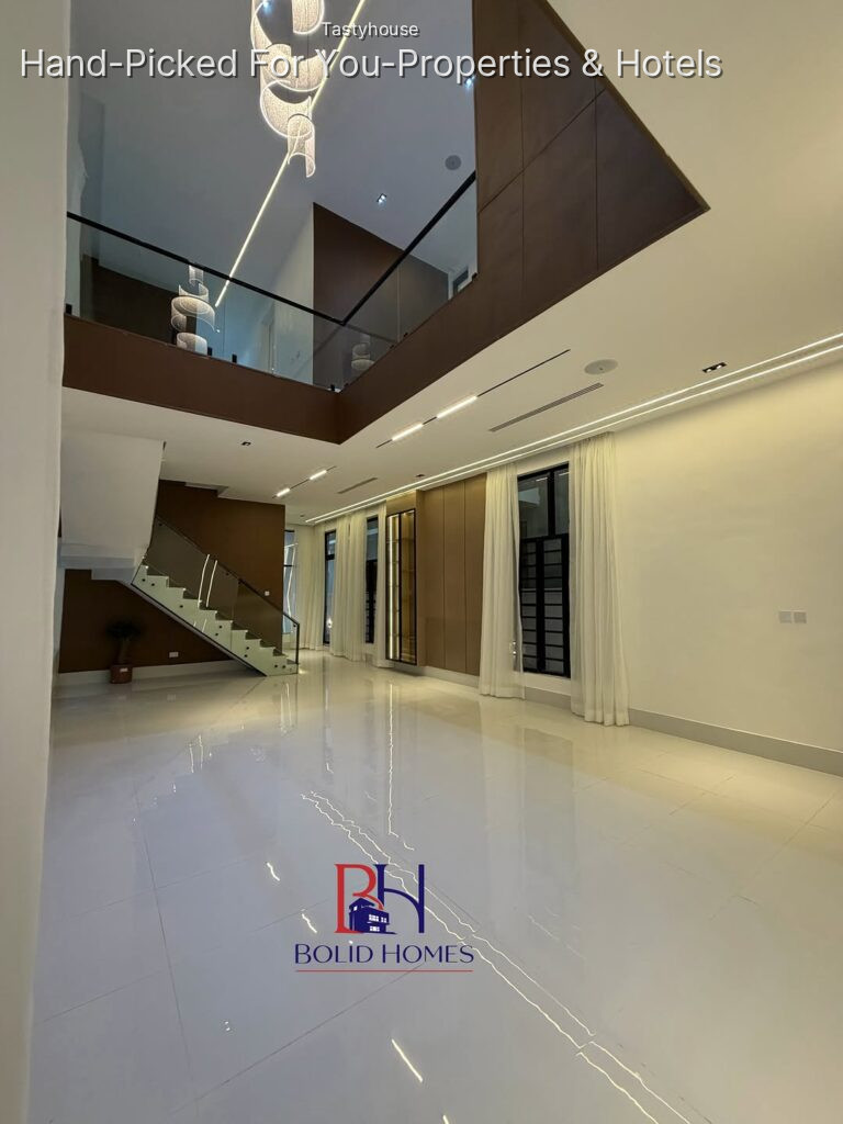 5 BEDROOM FULLY DETACHED DUPLEX WITH BQ & SWIMMING POOL FOR SALE