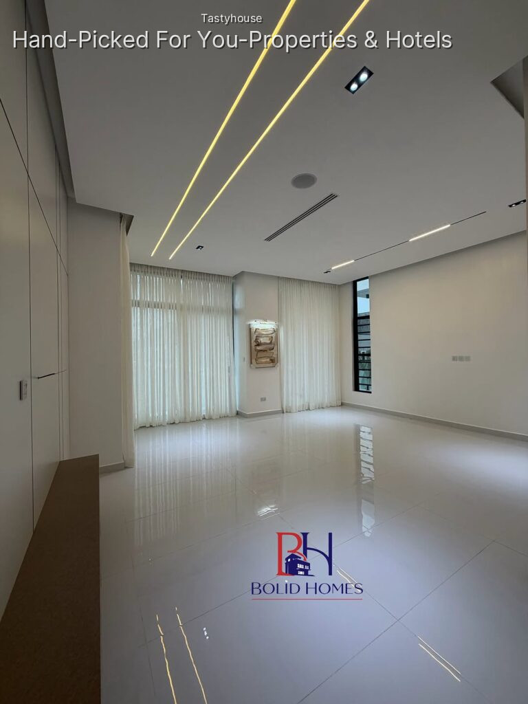 5 BEDROOM FULLY DETACHED DUPLEX WITH BQ & SWIMMING POOL FOR SALE