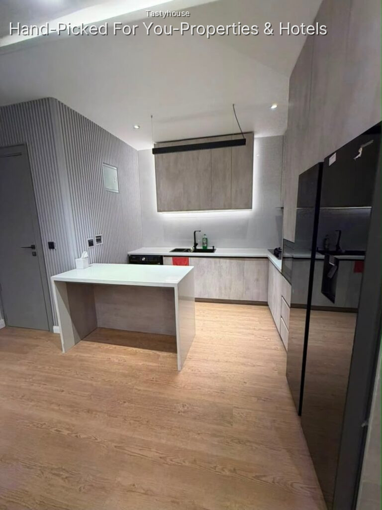 1 BEDROOM APARTMENT