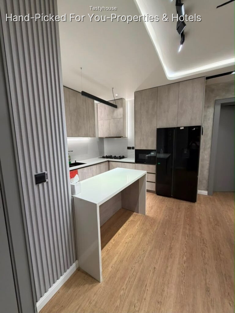 1 BEDROOM APARTMENT