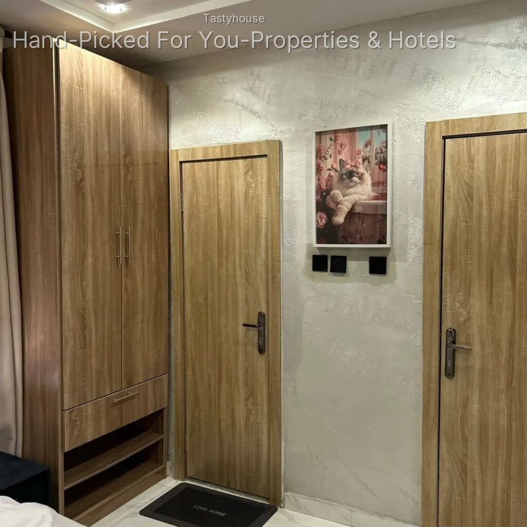 furnished 2-bedroom apartment