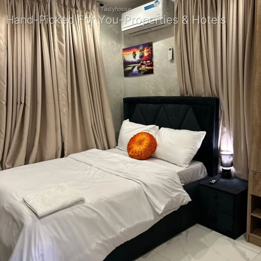 furnished 2-bedroom apartment