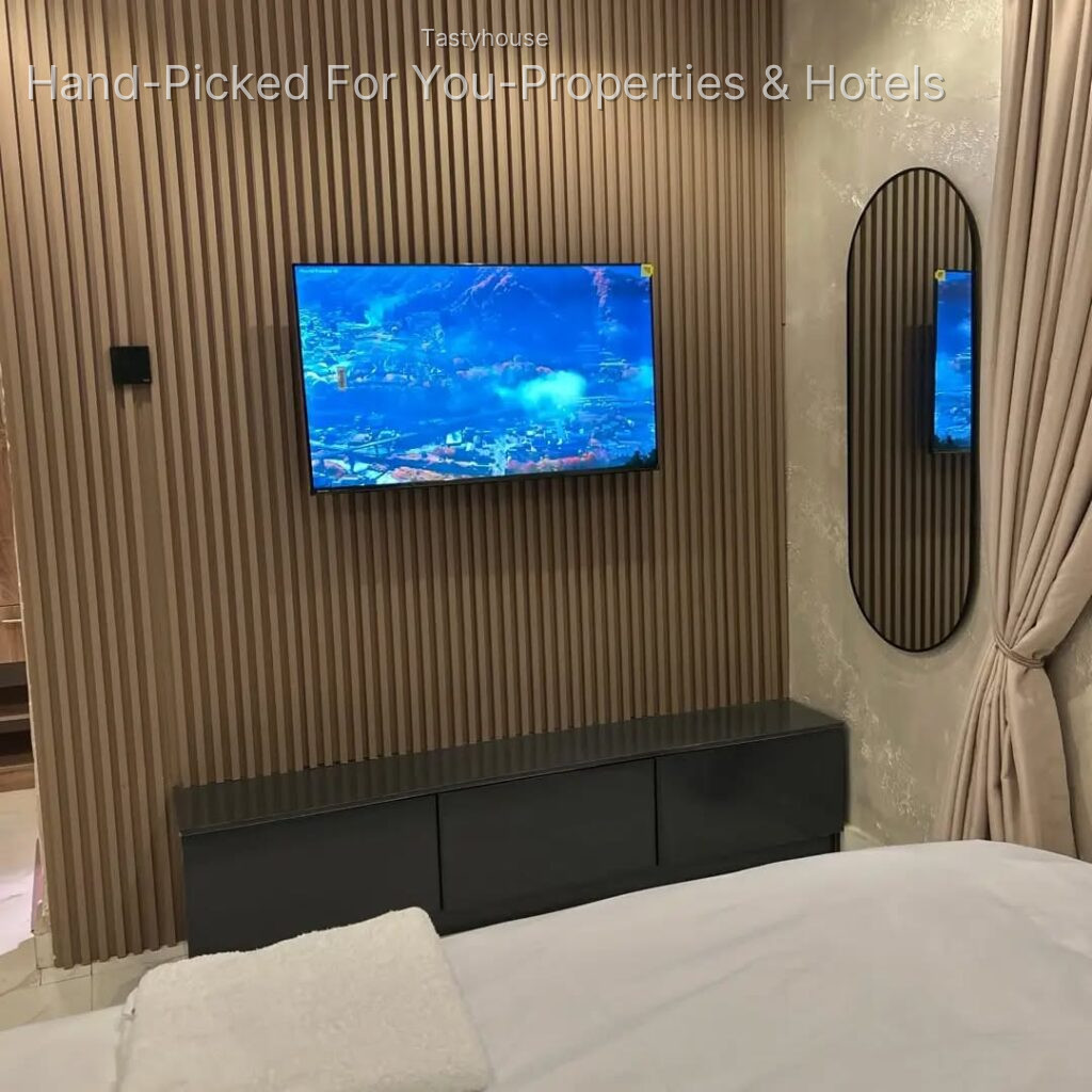 furnished 2-bedroom apartment