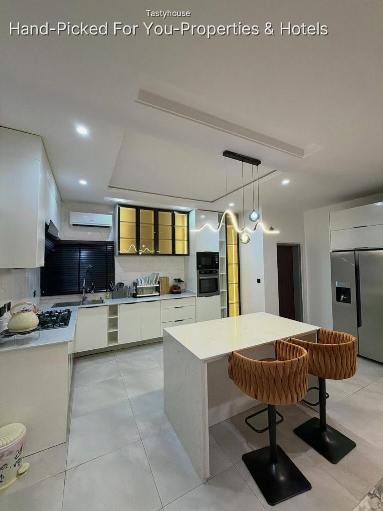 SPACIOUS TWO (2) BEDROOM APARTMENT
