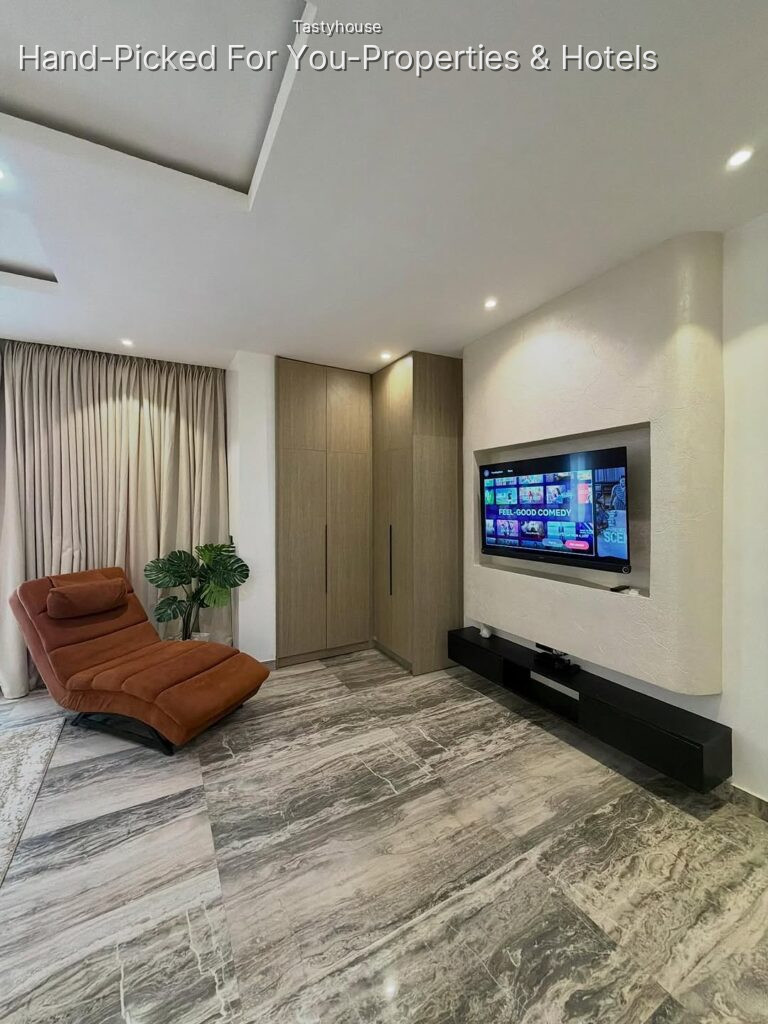 SPACIOUS TWO (2) BEDROOM APARTMENT