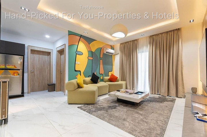 luxurious 2 Bedroom Apartment