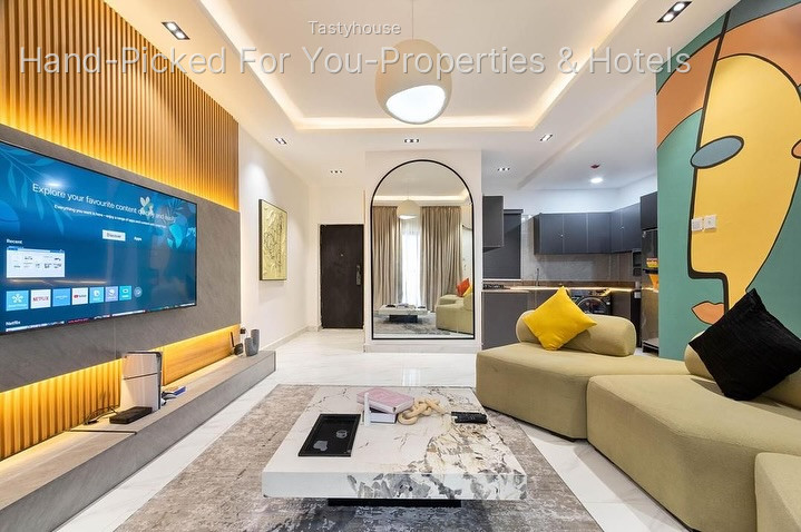 luxurious 2 Bedroom Apartment
