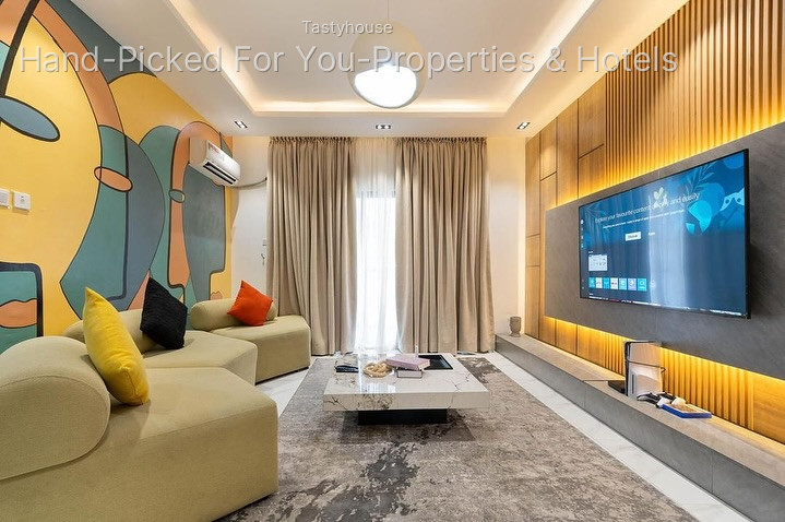 luxurious 2 Bedroom Apartment