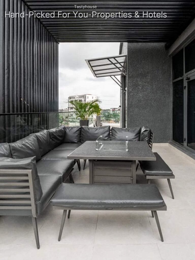 Service Apartment