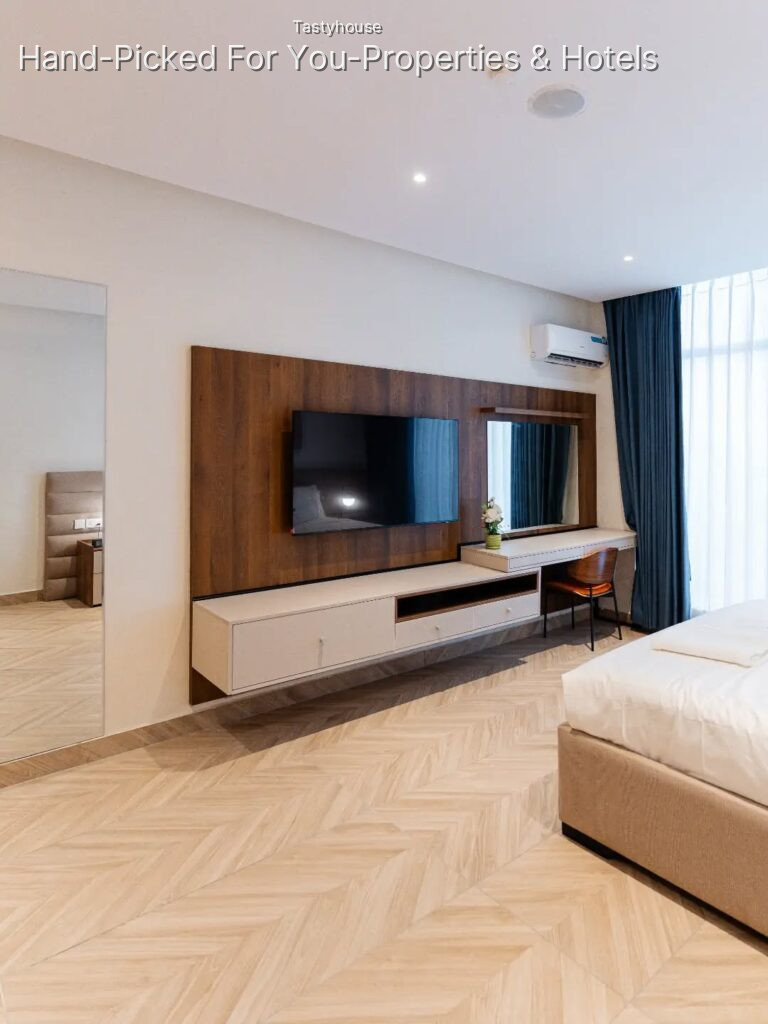 Service Apartment