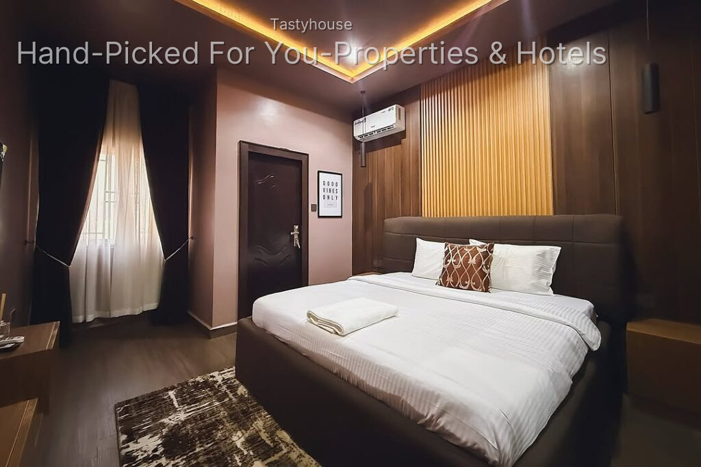 3, and 2 bedrooms Apartment
