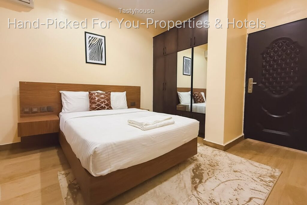 3, and 2 bedrooms Apartment