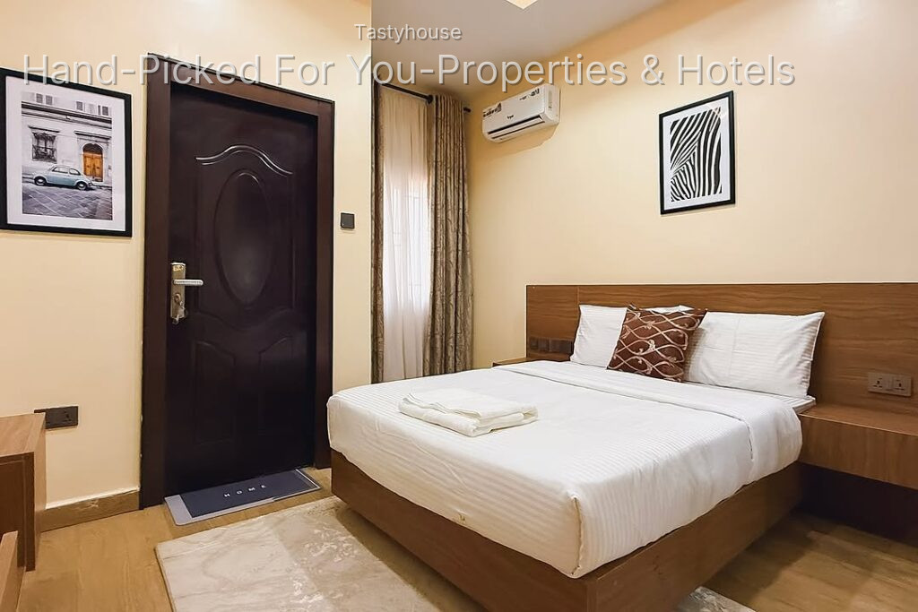 3, and 2 bedrooms Apartment