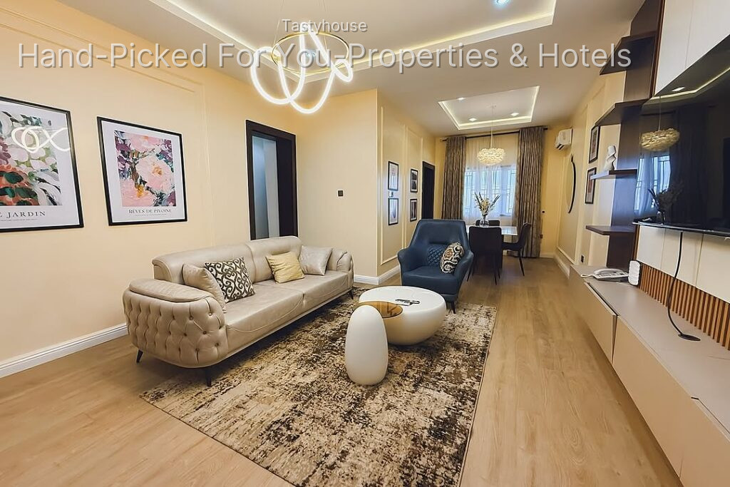 3, and 2 bedrooms Apartment