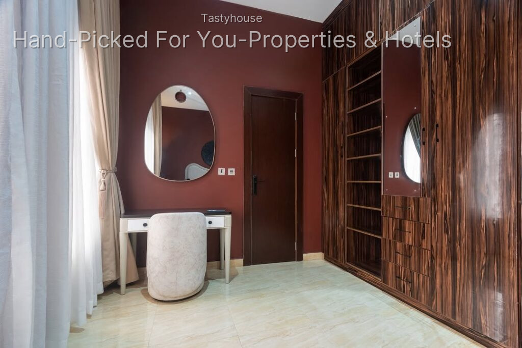 3 Bedroom Apartments