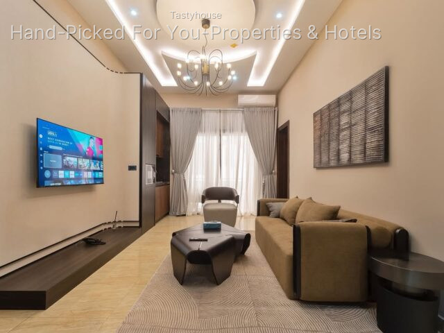 3 Bedroom Apartments