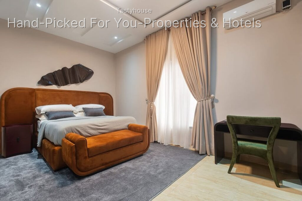 3 Bedroom Apartments