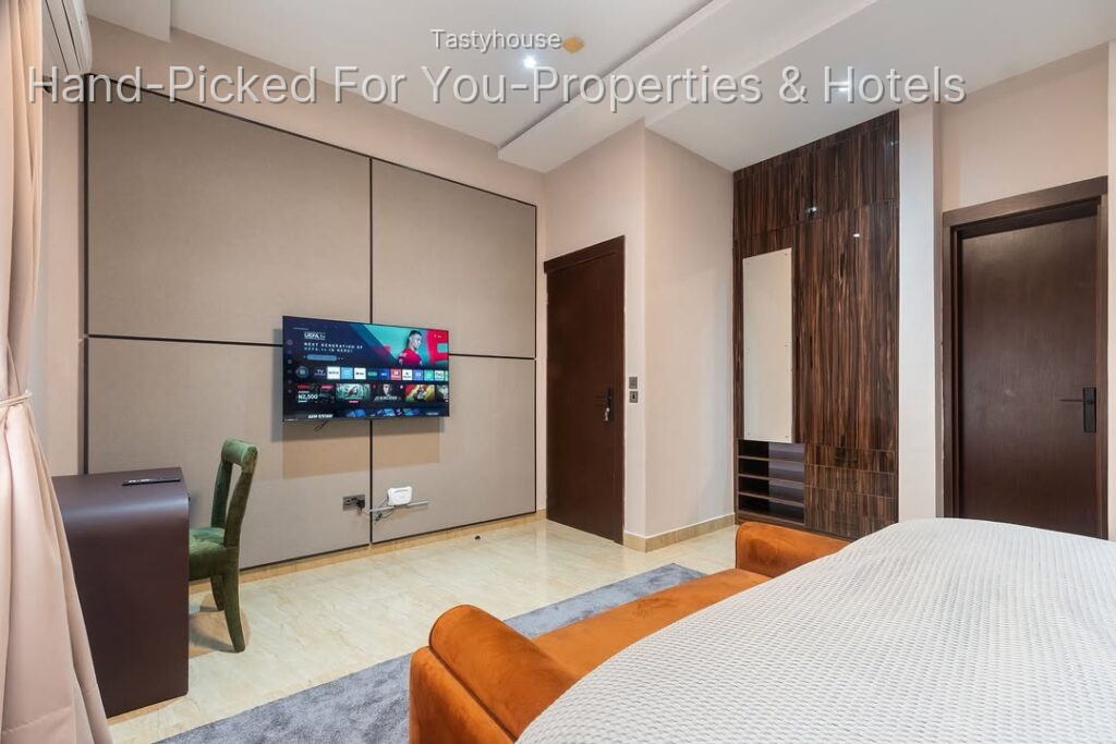 3 Bedroom Apartments