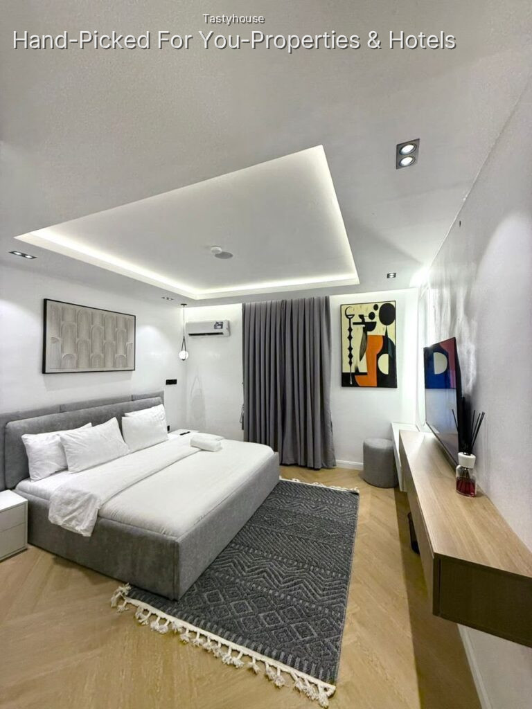 2 And 1 Bedroom Apartments