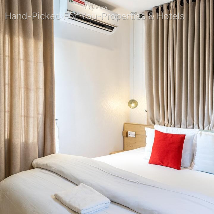 Service Apartment