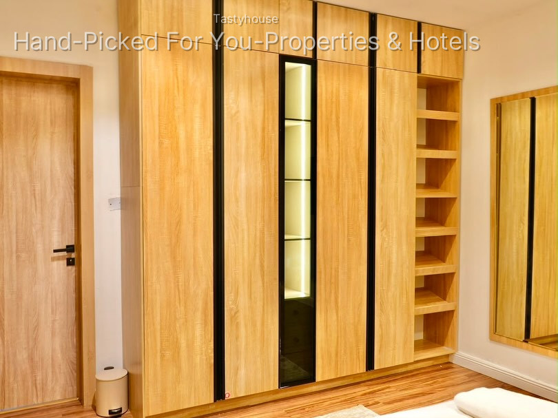 3 Bedroom Apartments