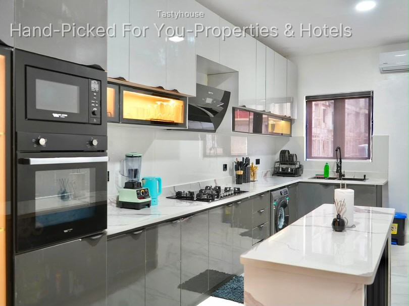 3 Bedroom Apartments