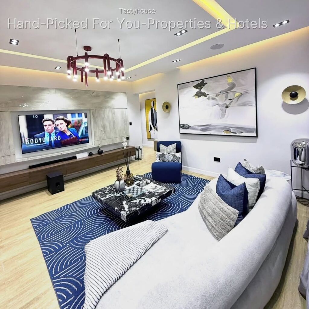 EXQUISITELYFURNISHED 2 BEDROOM APARTMENT