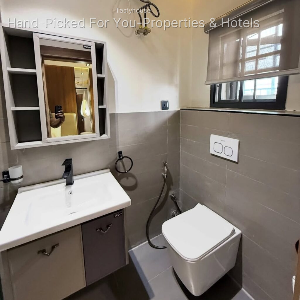 EXQUISITELYFURNISHED 2 BEDROOM APARTMENT