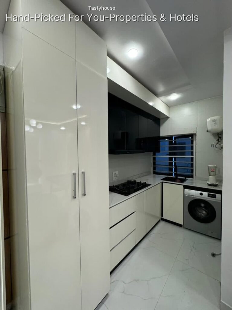 FANCY 1 BEDROOM APARTMENT