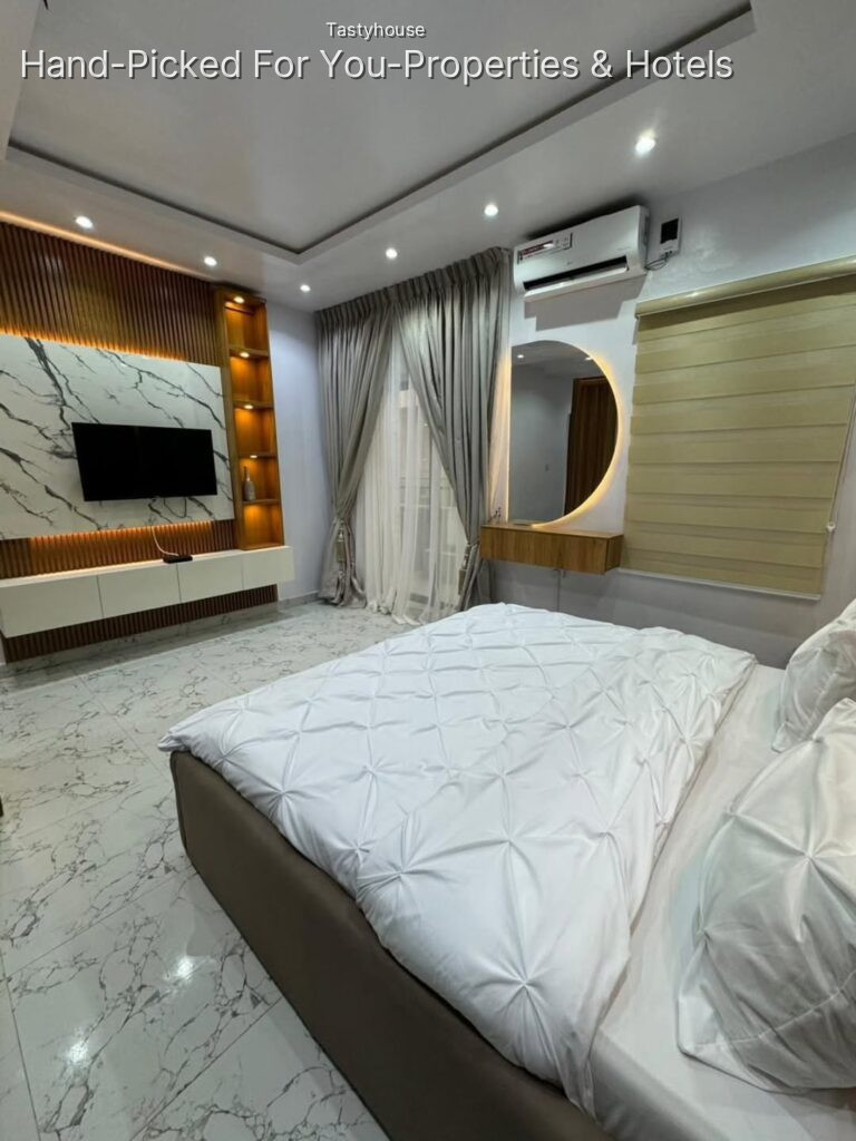 2 Bedroom Apartments