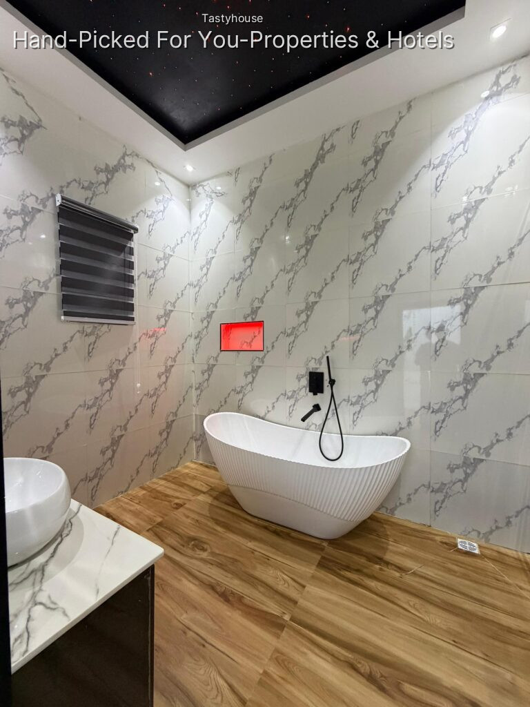 Deluxe 2 bedroom Apartments