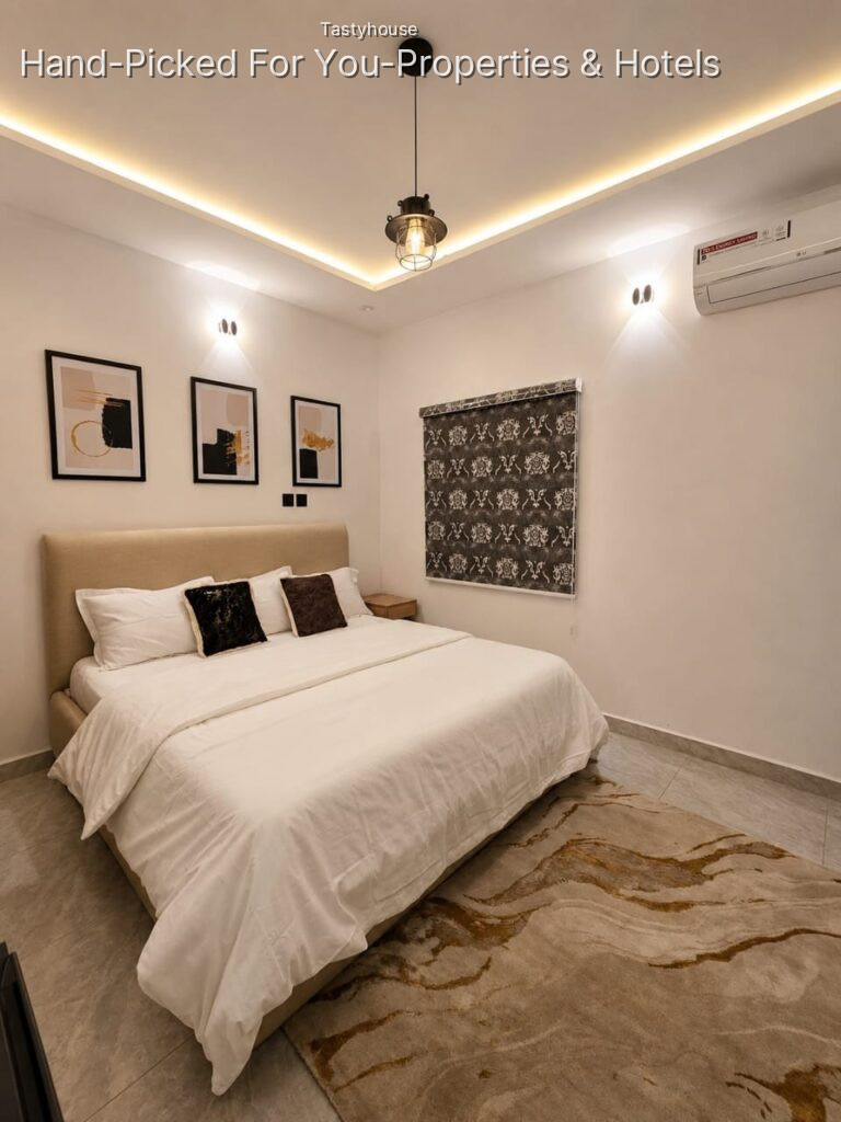 Service Apartment