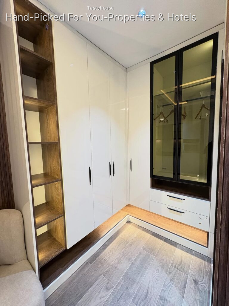 Serviced Apartment