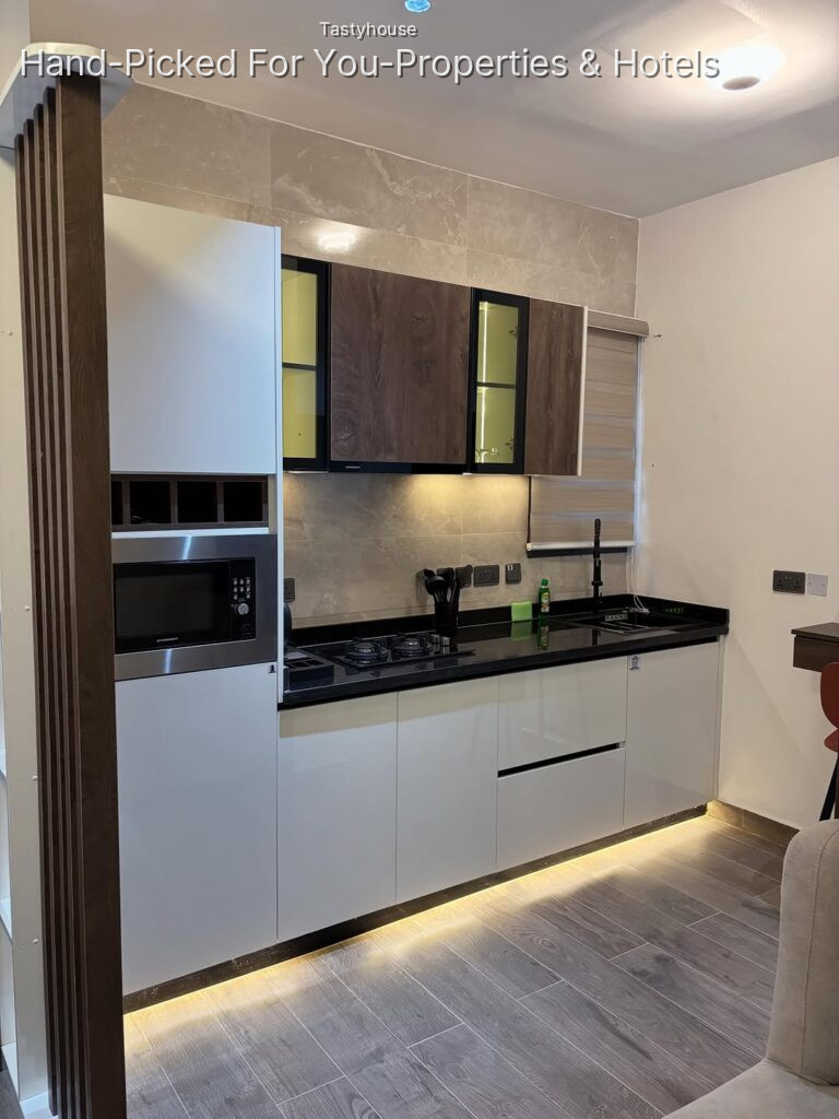 Serviced Apartment