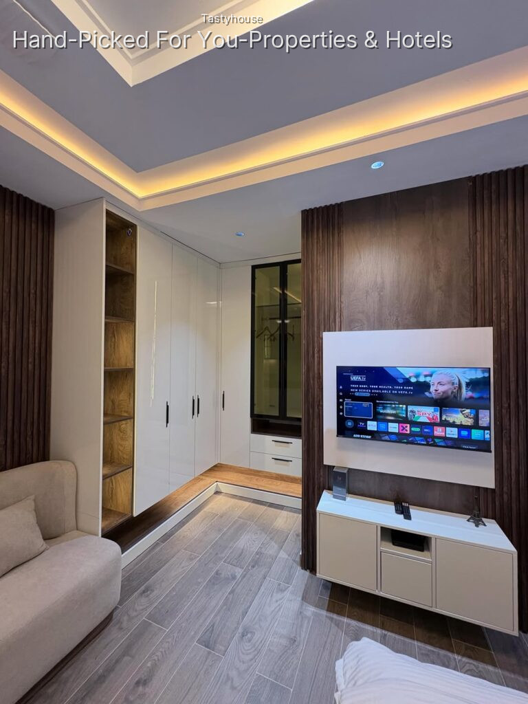 Serviced Apartment