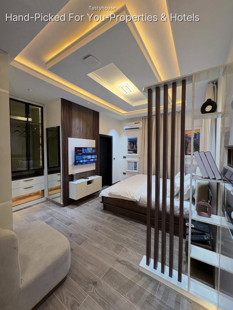 Serviced Apartment
