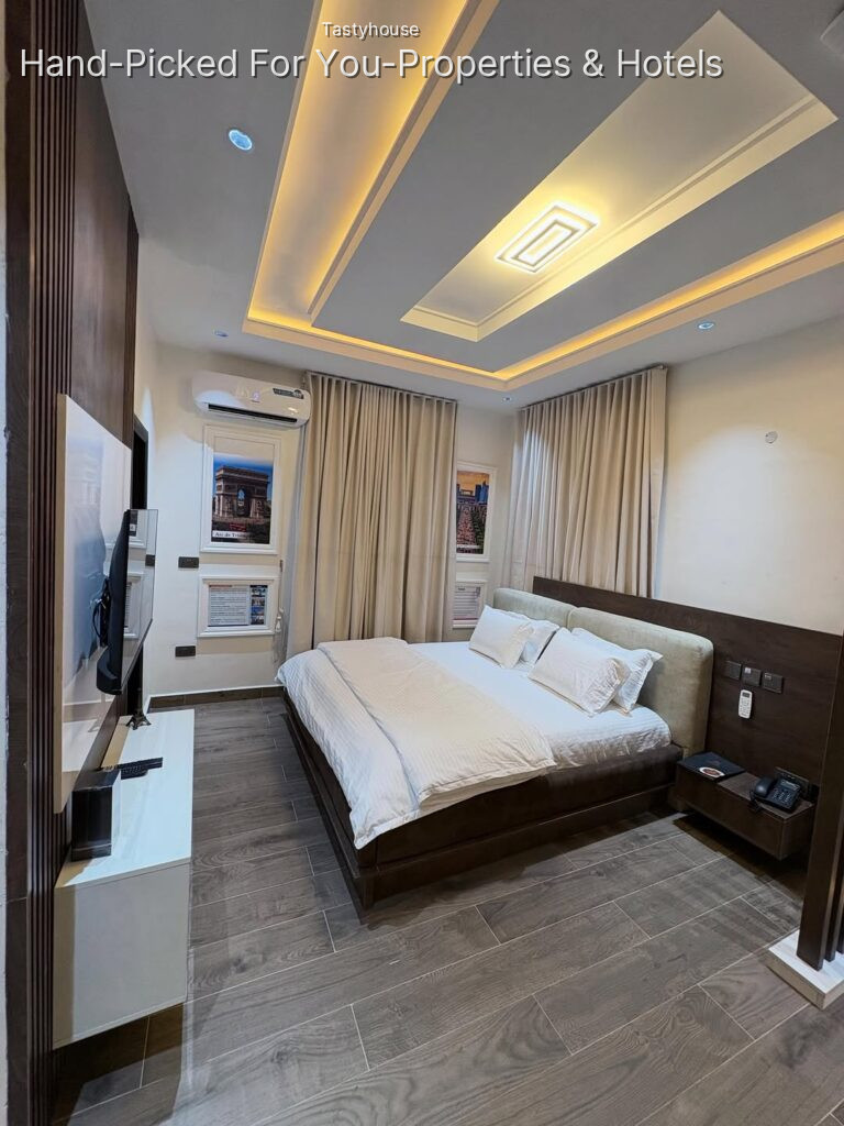 Serviced Apartment
