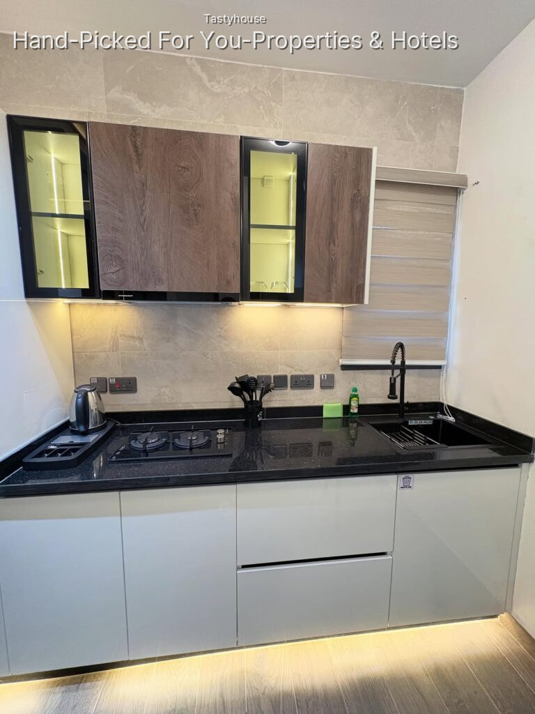 Serviced Apartment