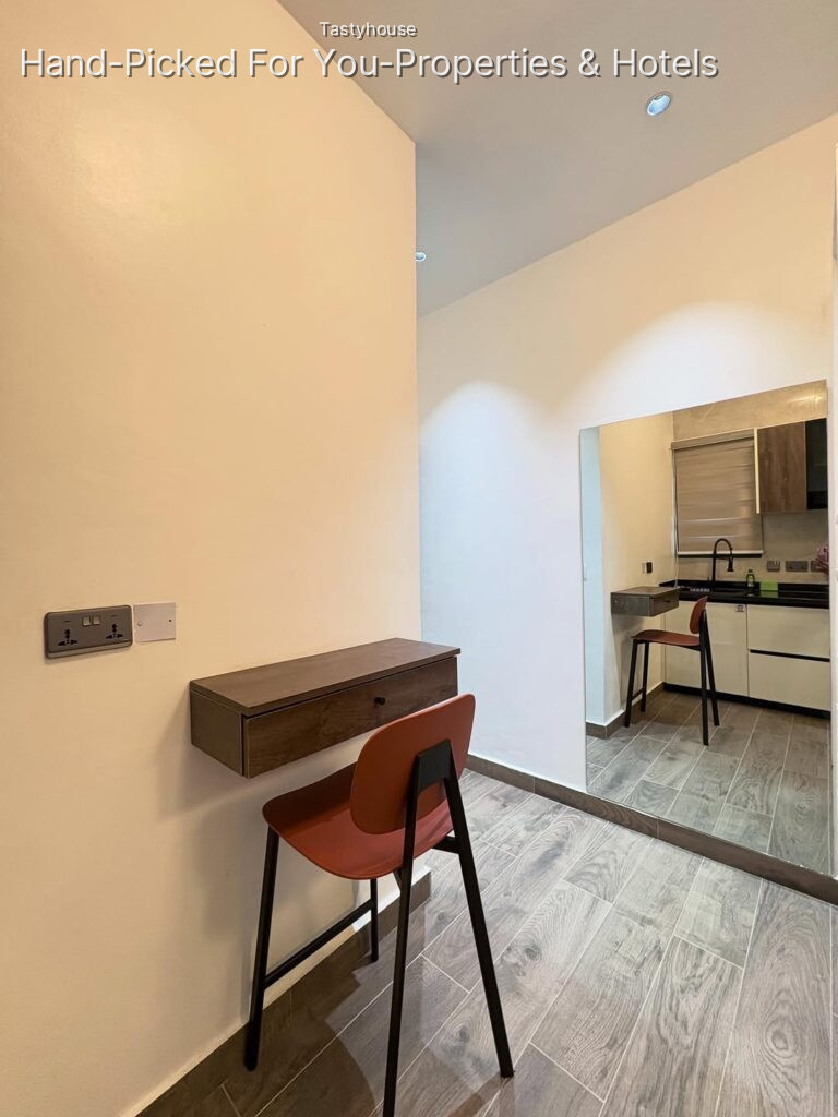 Serviced Apartment