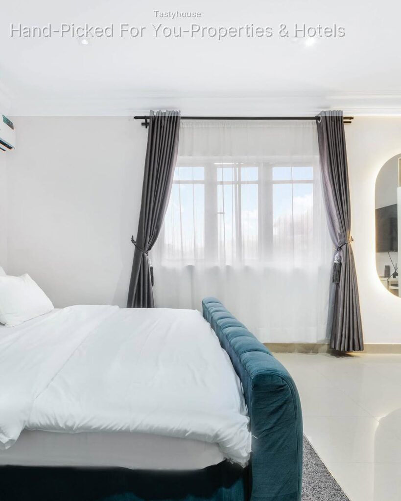Serviced Apartment