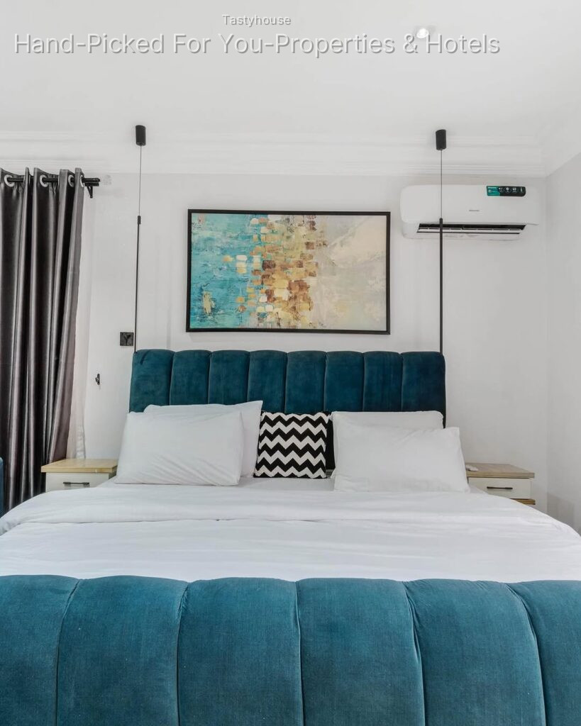 Serviced Apartment