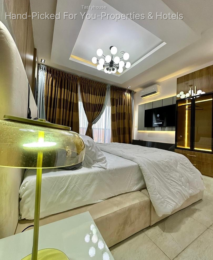 3 bedroom waterfront