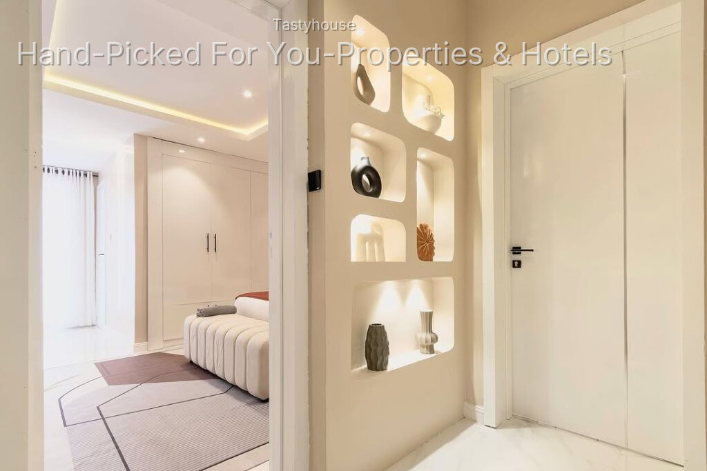 A Sandstone Apartment